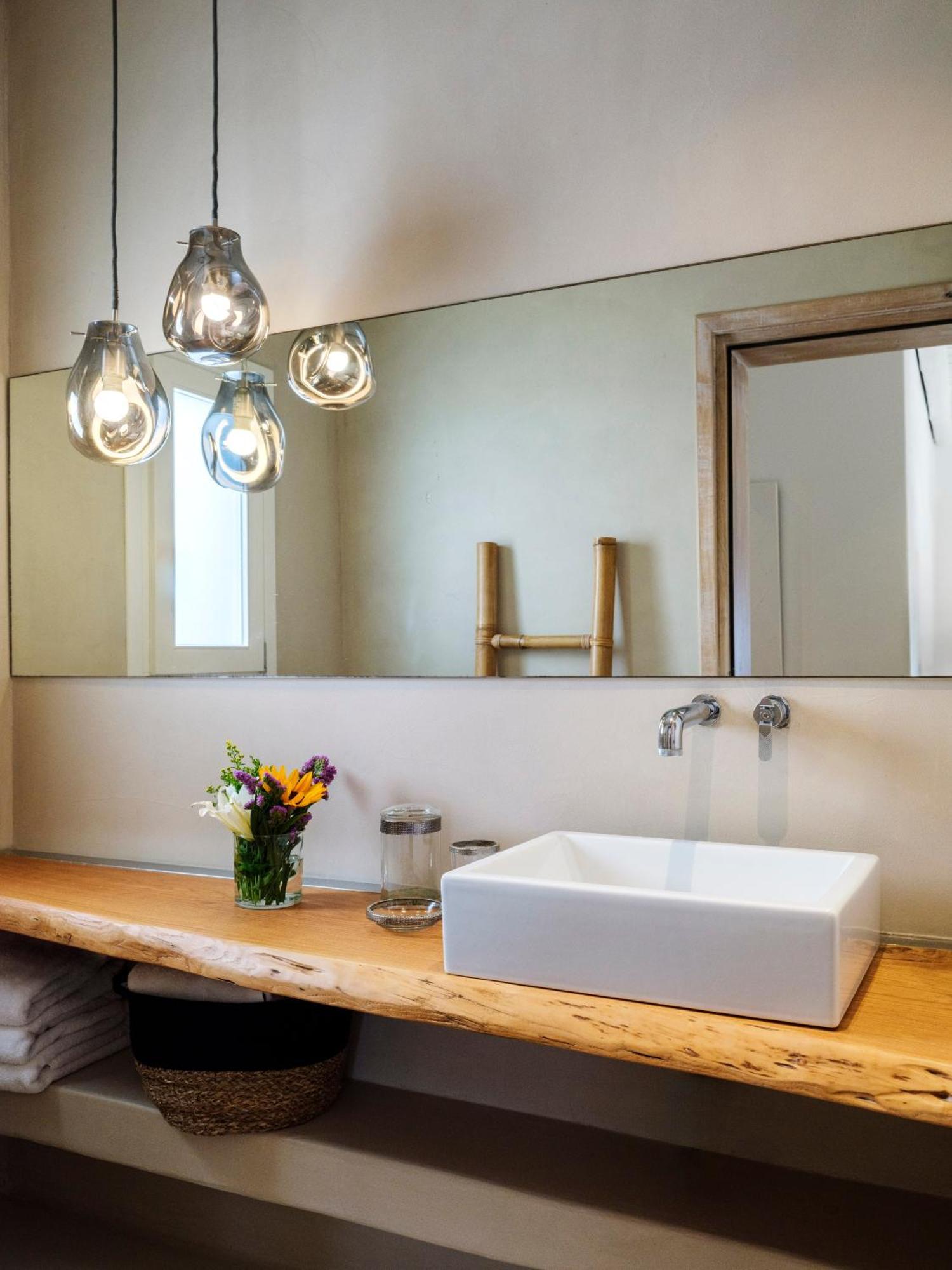 V&V Guest House - Luxury Suites Орнос Екстер'єр фото