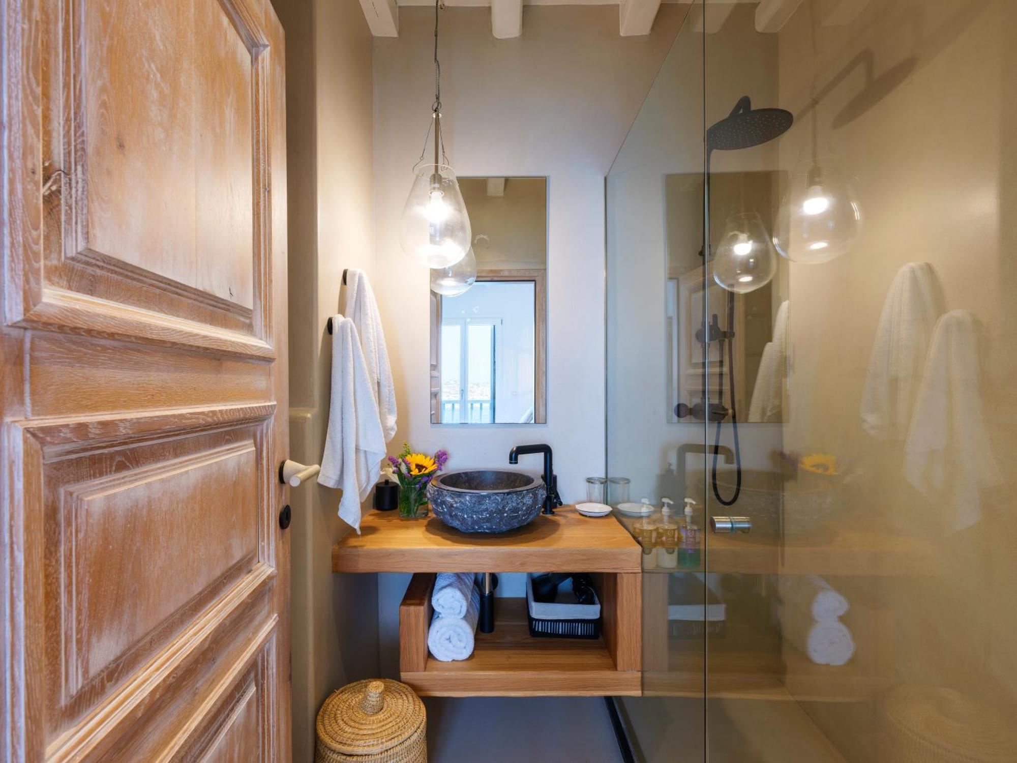 V&V Guest House - Luxury Suites Орнос Екстер'єр фото