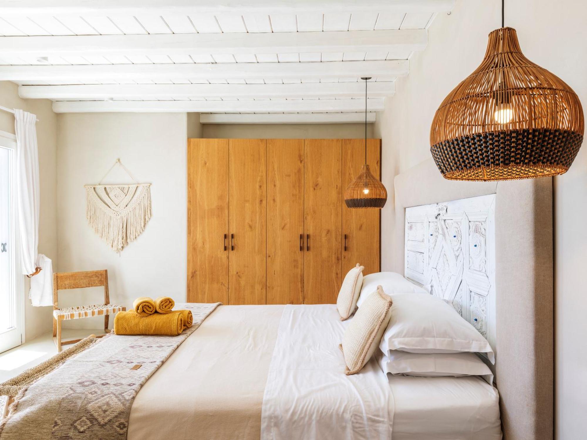 V&V Guest House - Luxury Suites Орнос Екстер'єр фото